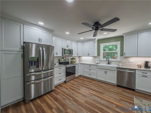932 Germar Ct, Colonial Heights, VA 23834