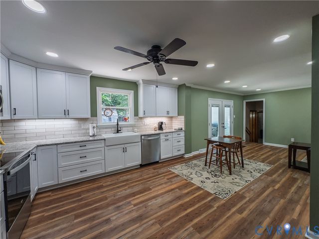932 Germar Ct, Colonial Heights, VA 23834