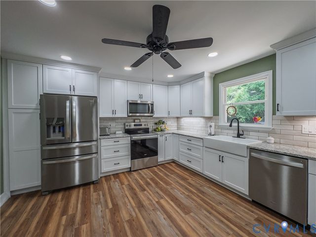 932 Germar Ct, Colonial Heights, VA 23834