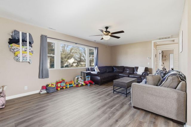 106 E South Street Street, Bolivar, MO 65613