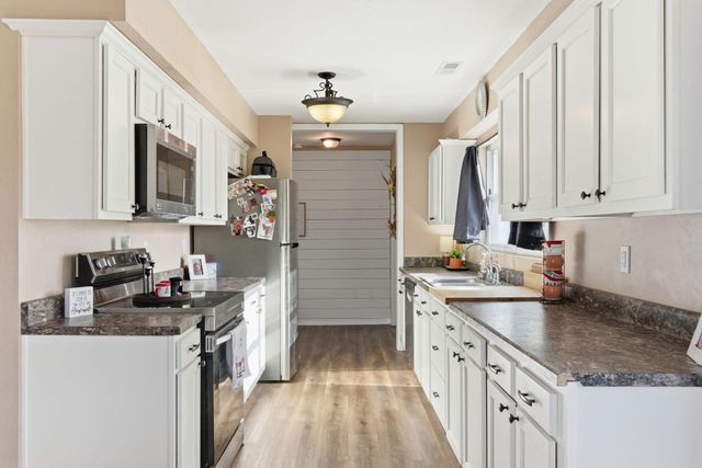 106 E South Street Street, Bolivar, MO 65613