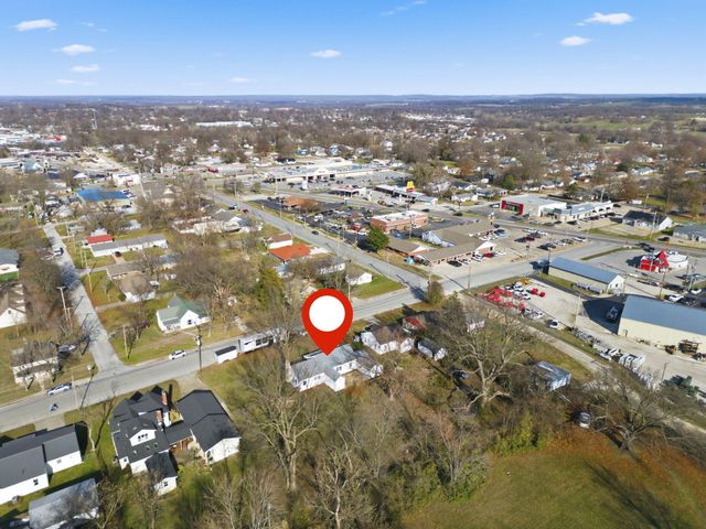 106 E South Street Street, Bolivar, MO 65613
