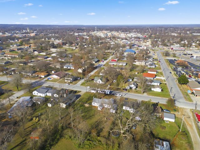 106 E South Street Street, Bolivar, MO 65613