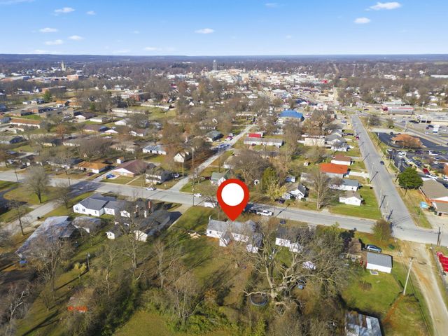 106 E South Street Street, Bolivar, MO 65613