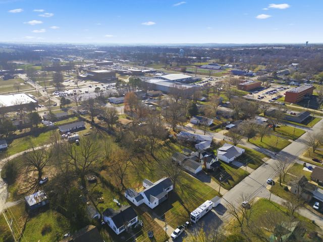 106 E South Street Street, Bolivar, MO 65613