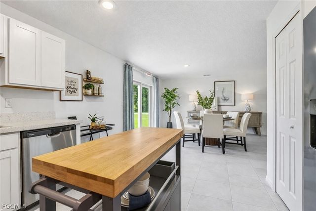 8018 Sandalwood CIR, Labelle, FL 33935