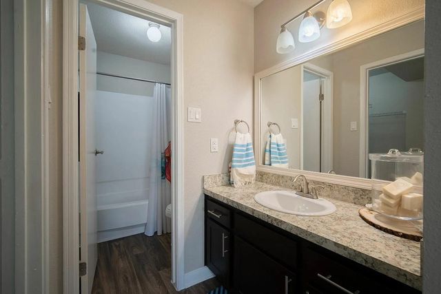 12800 Woodforest Boulevard W1506, Houston, TX 77015