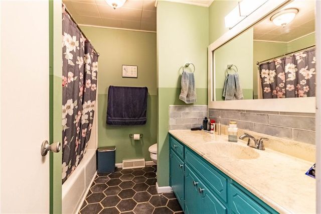 28 SE 240 Road, Warrensburg, MO 64093