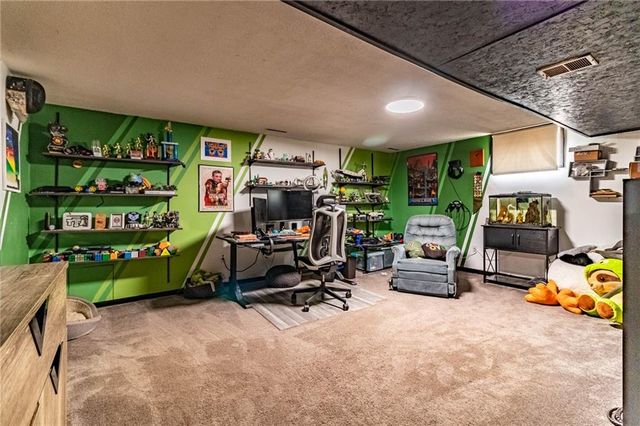 28 SE 240 Road, Warrensburg, MO 64093