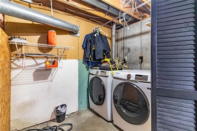 28 SE 240 Road, Warrensburg, MO 64093