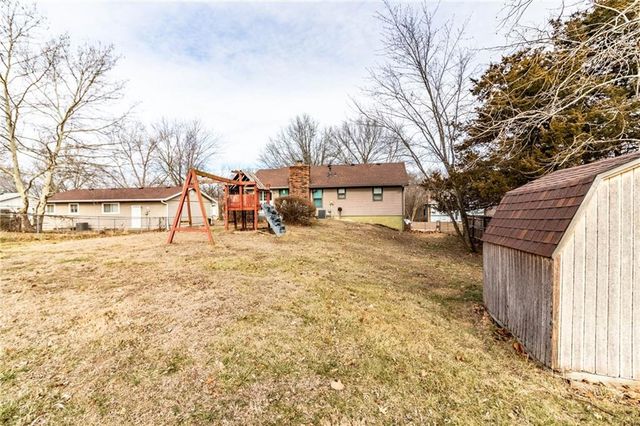 28 SE 240 Road, Warrensburg, MO 64093