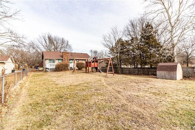28 SE 240 Road, Warrensburg, MO 64093