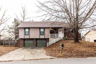 28 SE 240 Road, Warrensburg, MO 64093