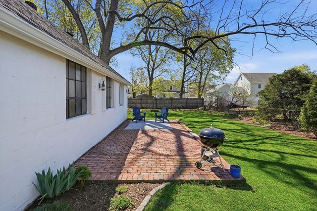 20 Pleasant St, Saugus, MA 01906