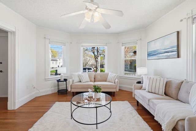 20 Pleasant St, Saugus, MA 01906