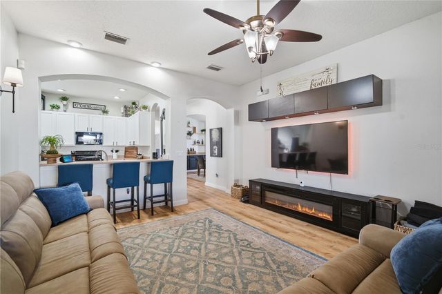 6325 BRIDGECREST DRIVE, Lithia, FL 33547