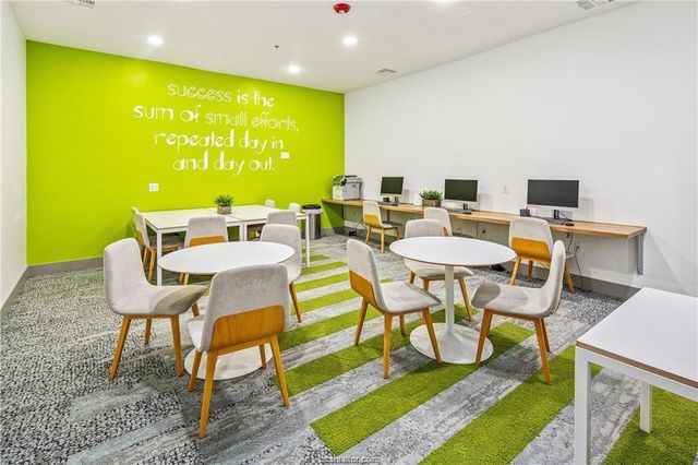 1725 Harvey Mitchell S 627, College Station, TX 77840