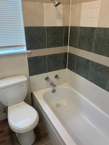 821 Bayport Drive, Lancaster, TX 75134