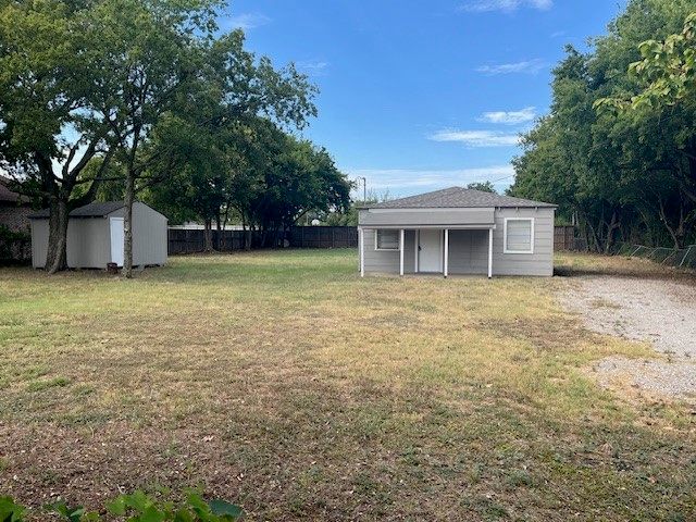 821 Bayport Drive, Lancaster, TX 75134