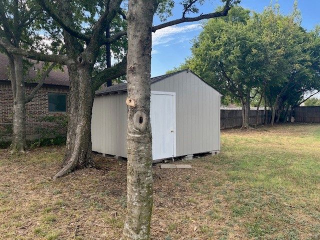 821 Bayport Drive, Lancaster, TX 75134