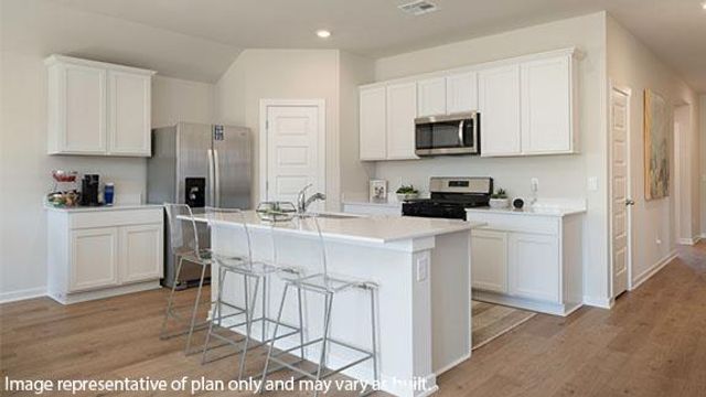 2812 Tracys Manor, Yukon, OK 73099