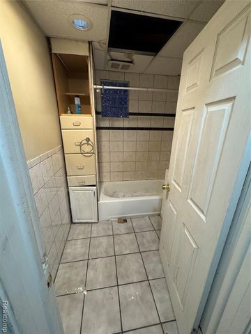 4128 Huron Street, Dearborn Heights, MI 48125