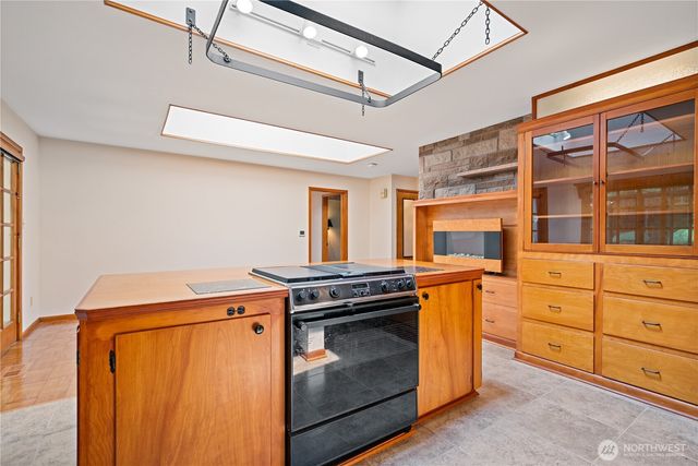 132 Alpha, Longview, WA 98632