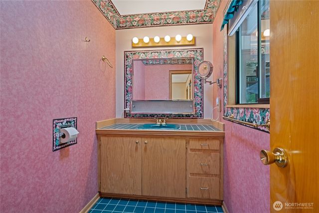 132 Alpha, Longview, WA 98632