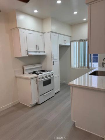 580 W Stocker Street 4A, Glendale, CA 91202