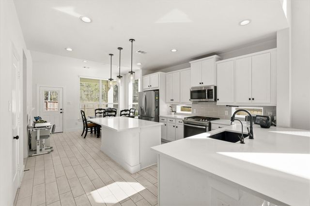 221 Mccrea Court, Montgomery, TX 77316