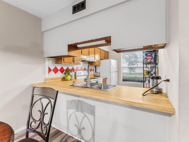 209 N Kimbrel Avenue, Panama City, FL 32404