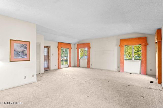 4827 Riversedge Rd, Louisville, TN 37777