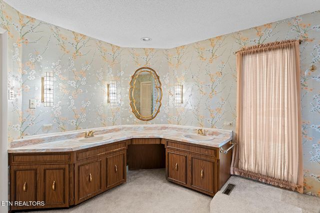 4827 Riversedge Rd, Louisville, TN 37777