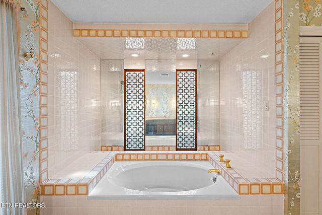 4827 Riversedge Rd, Louisville, TN 37777