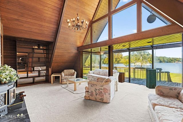 4827 Riversedge Rd, Louisville, TN 37777