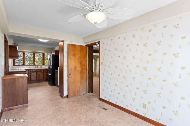 4827 Riversedge Rd, Louisville, TN 37777