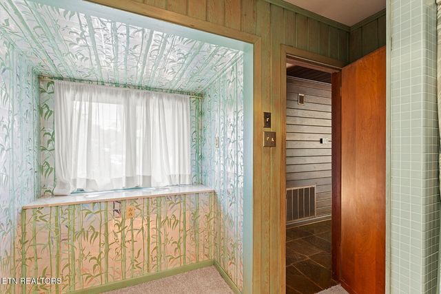 4827 Riversedge Rd, Louisville, TN 37777