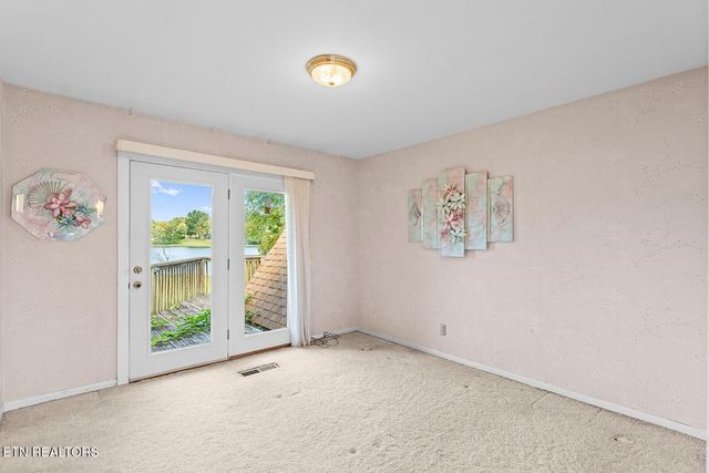 4827 Riversedge Rd, Louisville, TN 37777