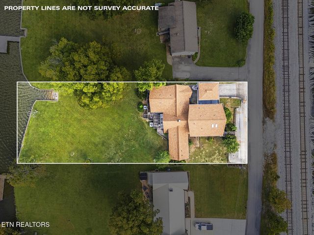 4827 Riversedge Rd, Louisville, TN 37777