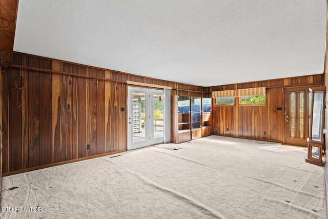 4827 Riversedge Rd, Louisville, TN 37777