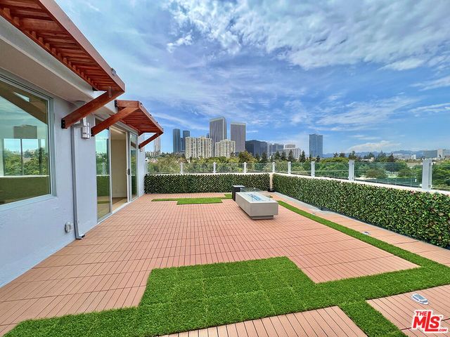 468 S Roxbury Drive Penthouse, Beverly Hills, CA 90212