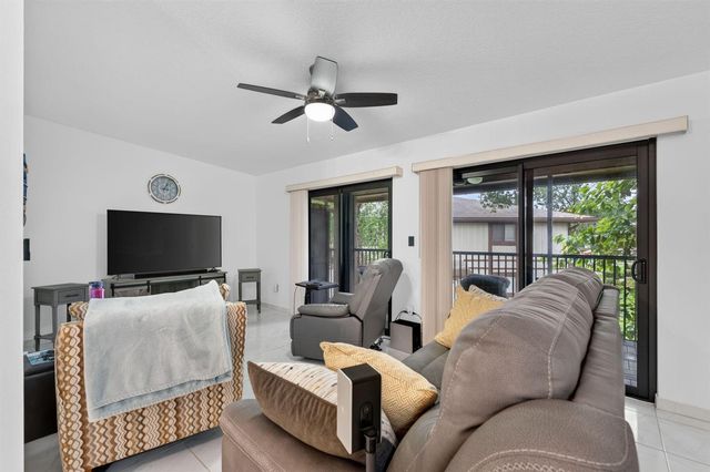 9474 S BELFORT Circle 206, Tamarac, FL 33321