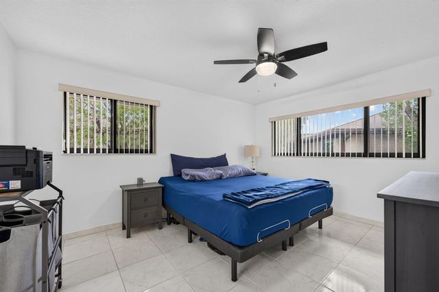 9474 S BELFORT Circle 206, Tamarac, FL 33321