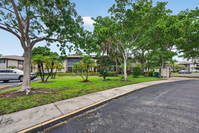 9474 S BELFORT Circle 206, Tamarac, FL 33321