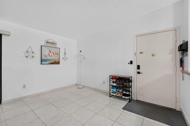 9474 S BELFORT Circle 206, Tamarac, FL 33321