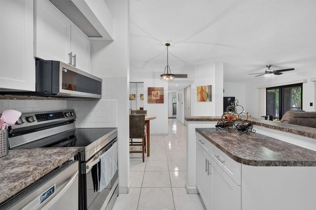 9474 S BELFORT Circle 206, Tamarac, FL 33321