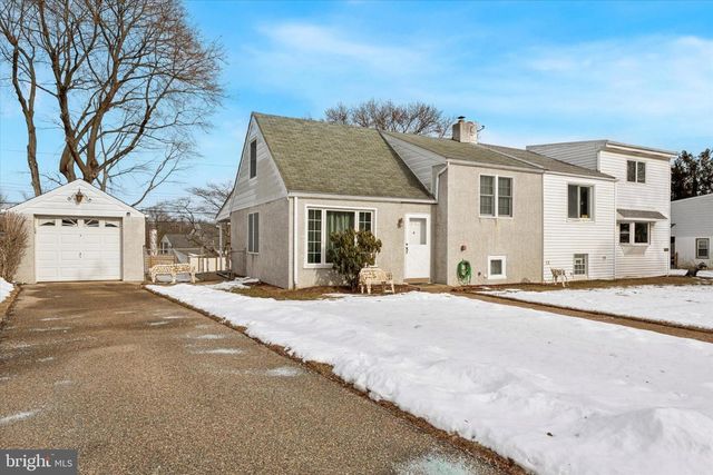 8711 OLD LINE RD, Philadelphia, PA 19128