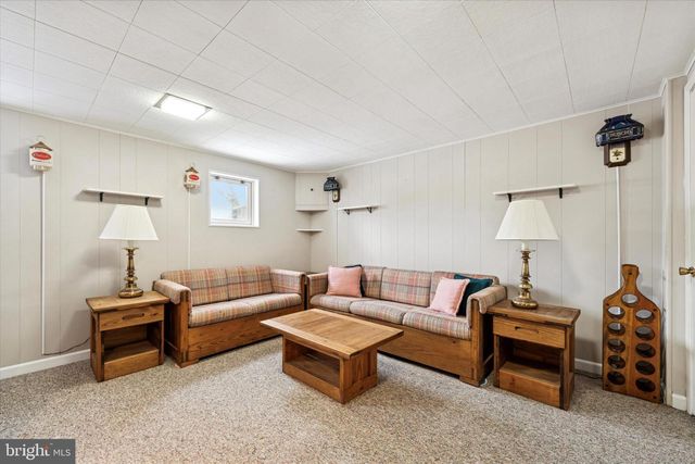 8711 OLD LINE RD, Philadelphia, PA 19128