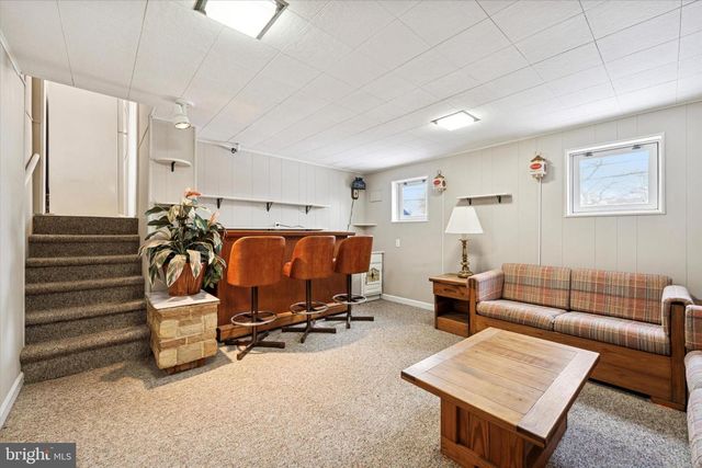 8711 OLD LINE RD, Philadelphia, PA 19128