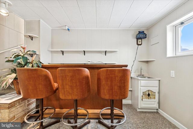 8711 OLD LINE RD, Philadelphia, PA 19128